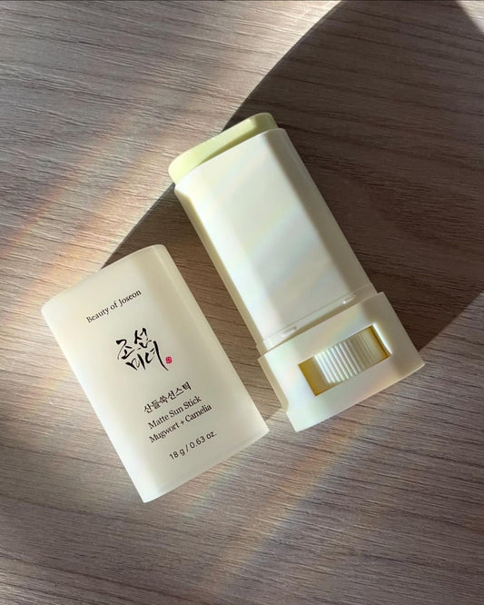 Matte Sun Stick : Mugwort + Camelia
18g